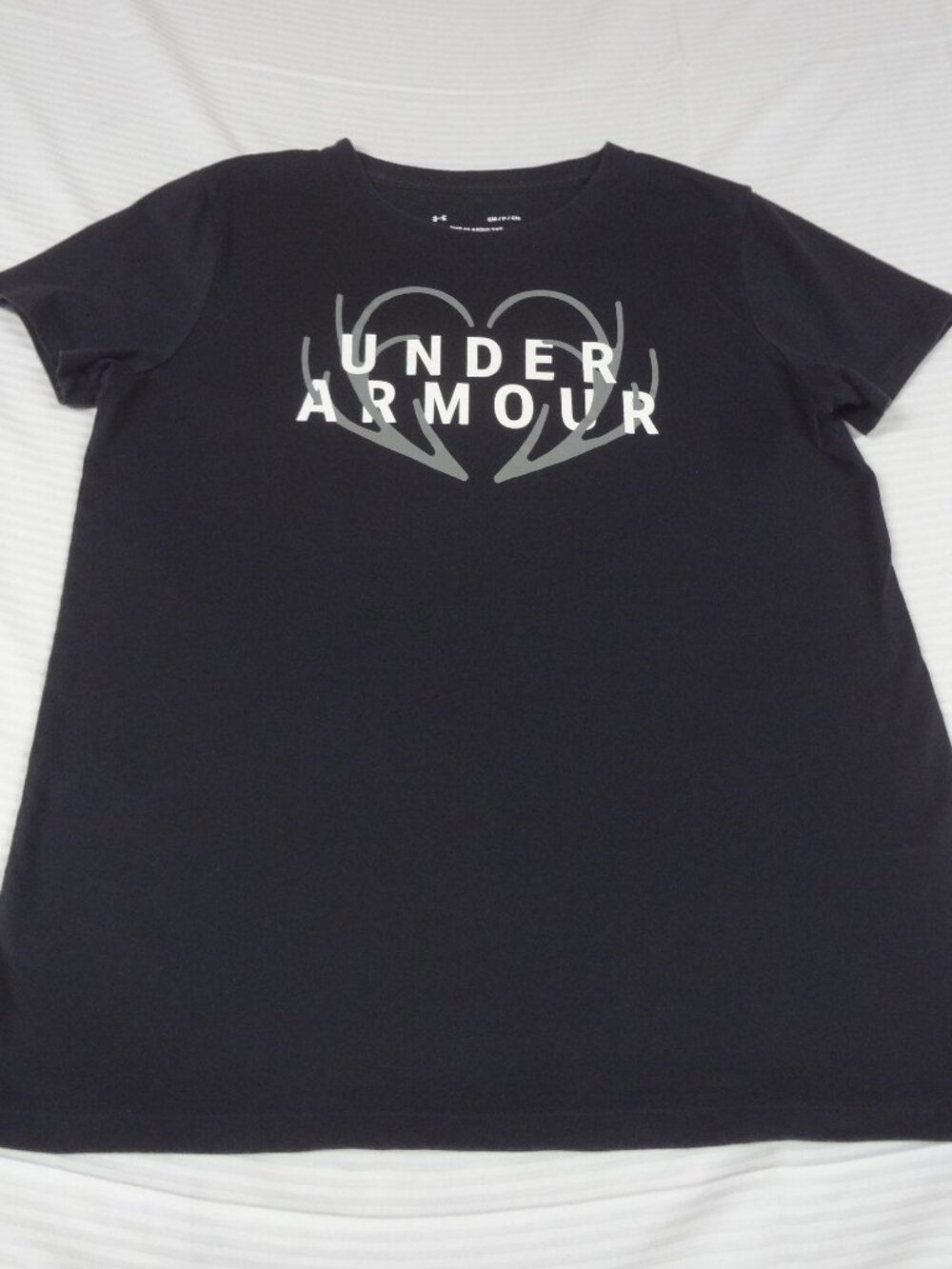 UNDER ARMOUR ANTLER HEART LOGO - BLACK SMALL WOMENS ATHLETIC T-SHIRT L717